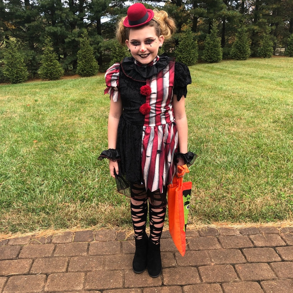 5/20🌻 Halloween Costume- Clown
